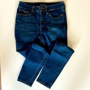Chico’s Skinny Ankle Jeans (00R)